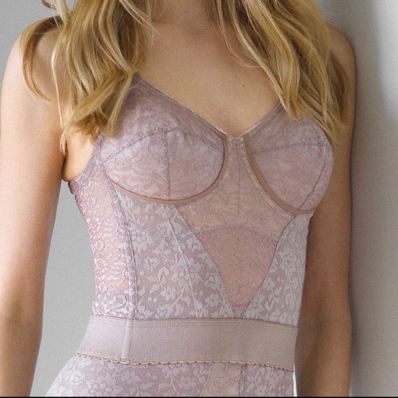 NWT Rago Lacette Longline Wireless Expandable Cup Bra Shapewear